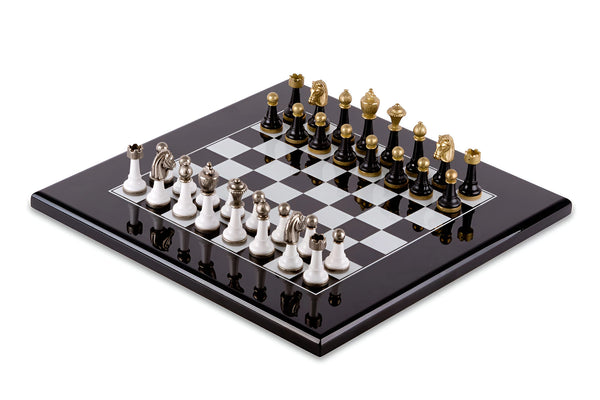 Classic Set White Black Version + Lacquered Wooden Chessboard