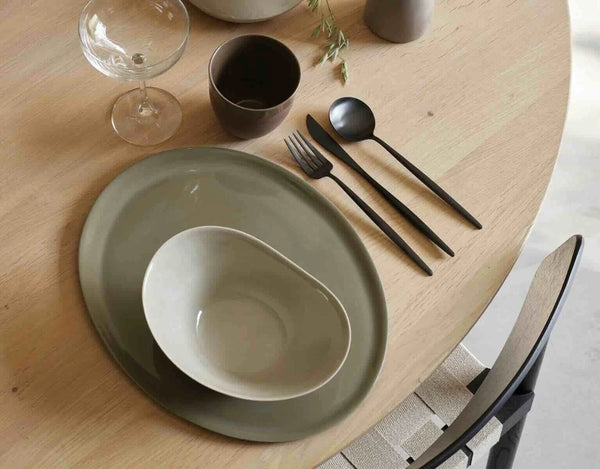 Moon Matte Black 24 Piece