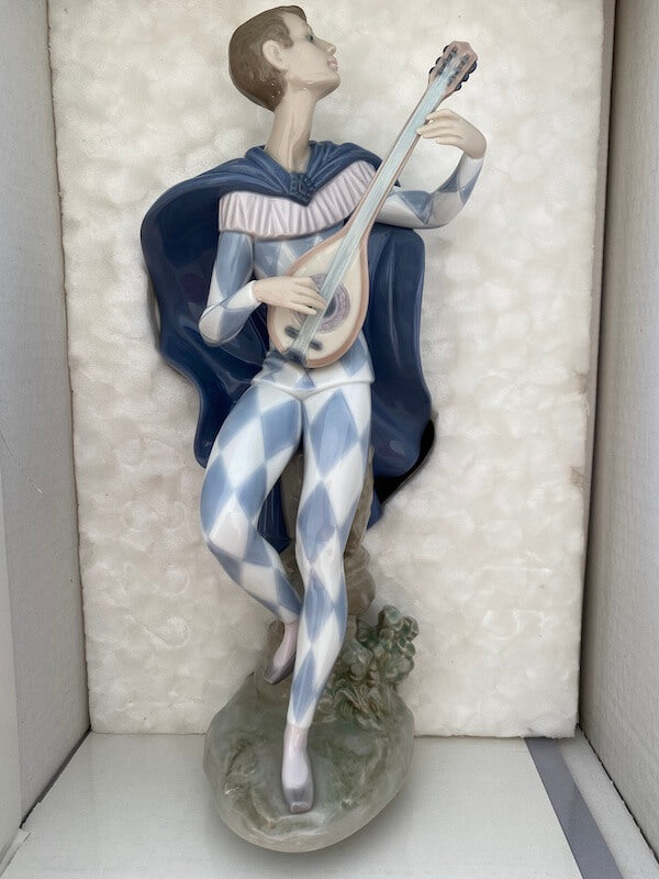 Serenading Colombina