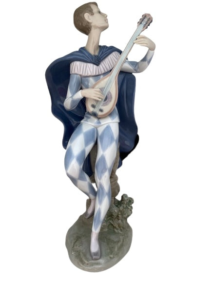 Serenading Colombina