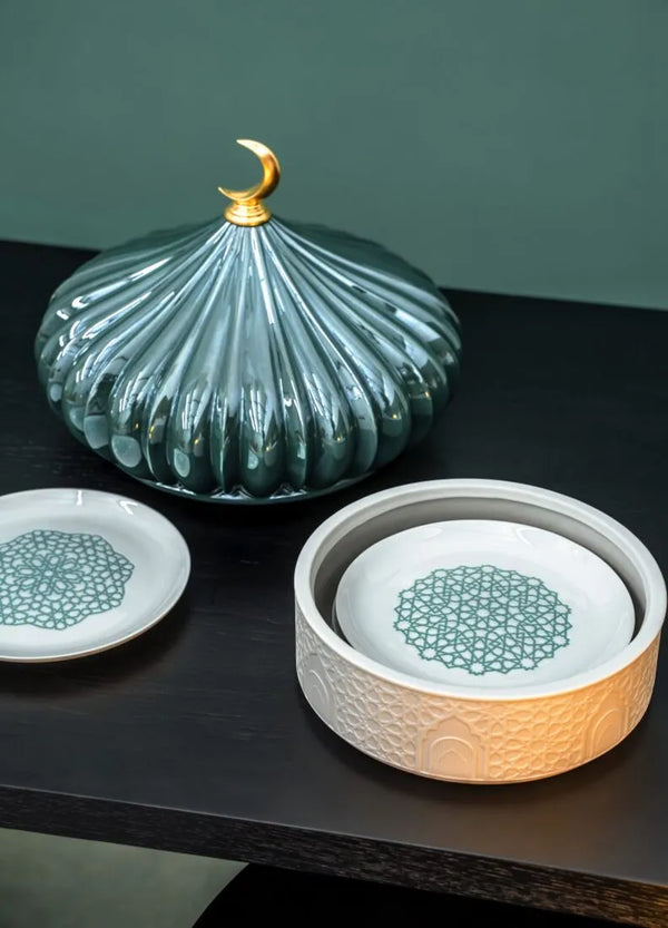 Majestic Nights box with plates