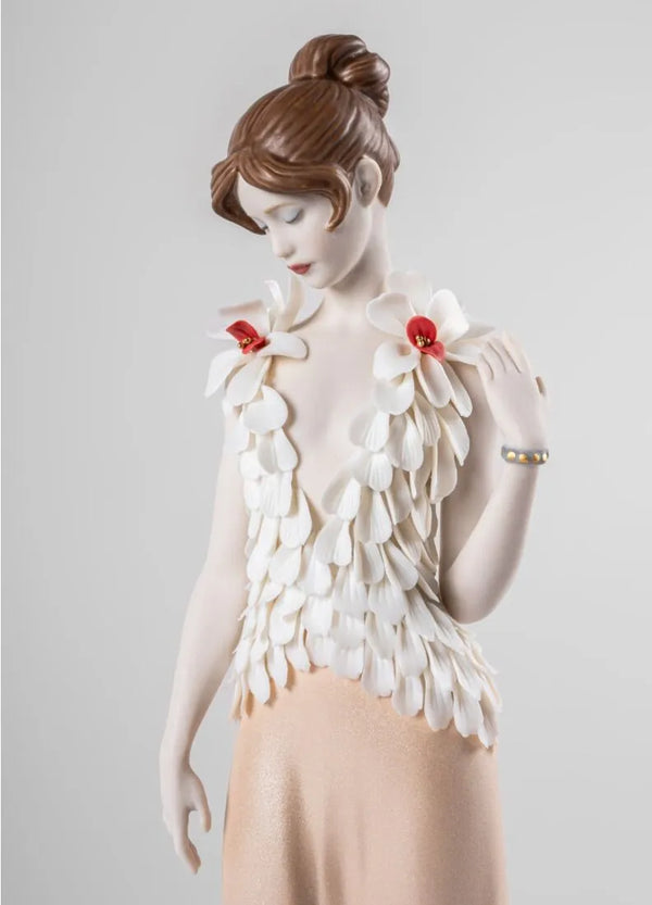 Exquisite Embroidery Sculpture