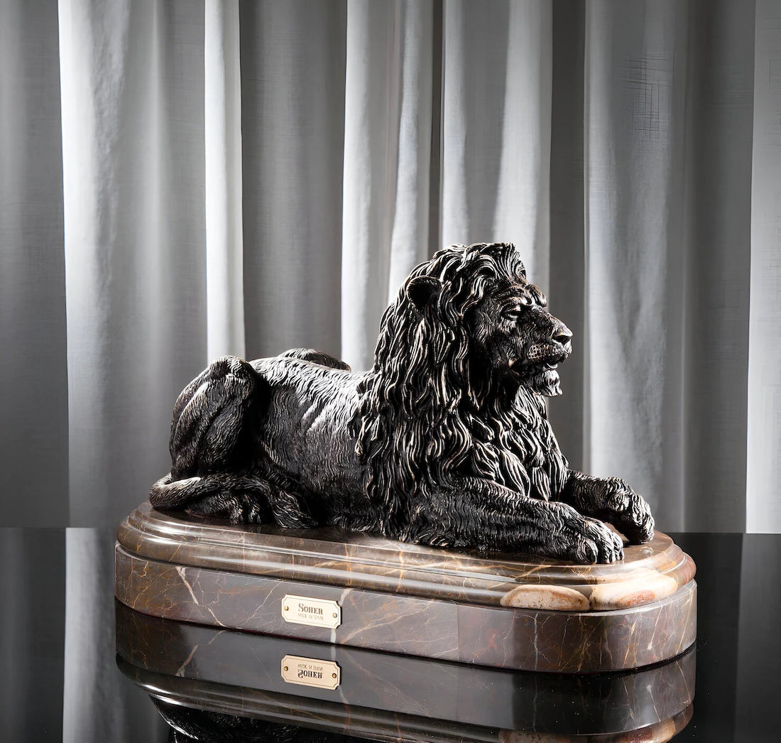 Lion Dark – MaxxLuxury
