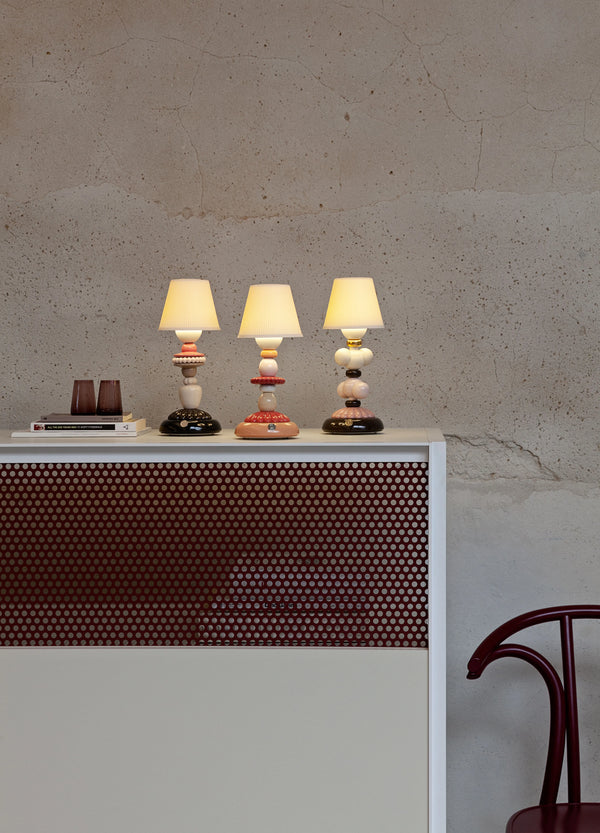 Sunflower Firefly Table Lamp Black