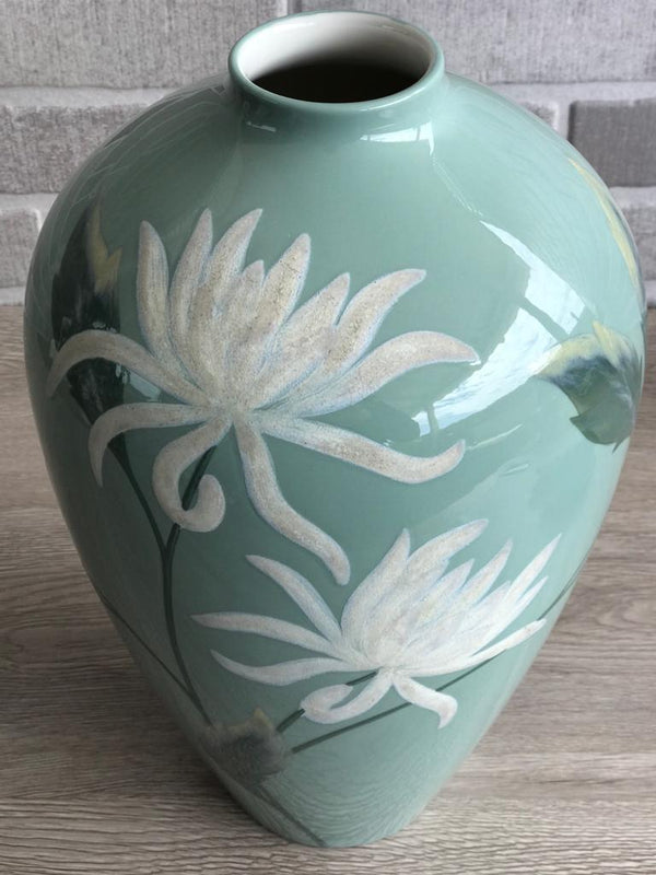 Chrysanthemum Vase