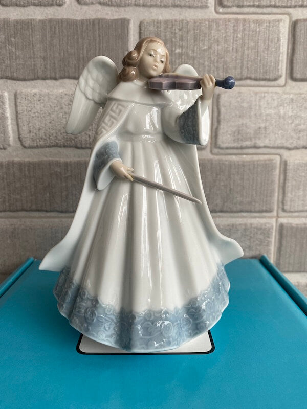 Angelic Violinist