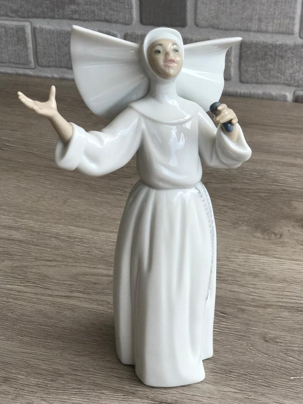 Sister Singing