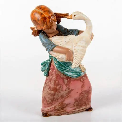 Duck Pulling Pigtail