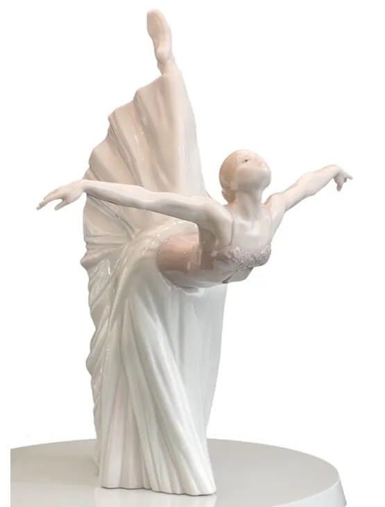 Giselle Arabesque Lamp