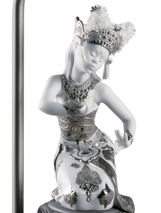 Bali Dancer Kneeling Lamp