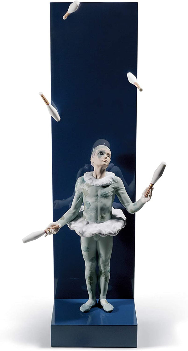 Juggler With Clubs