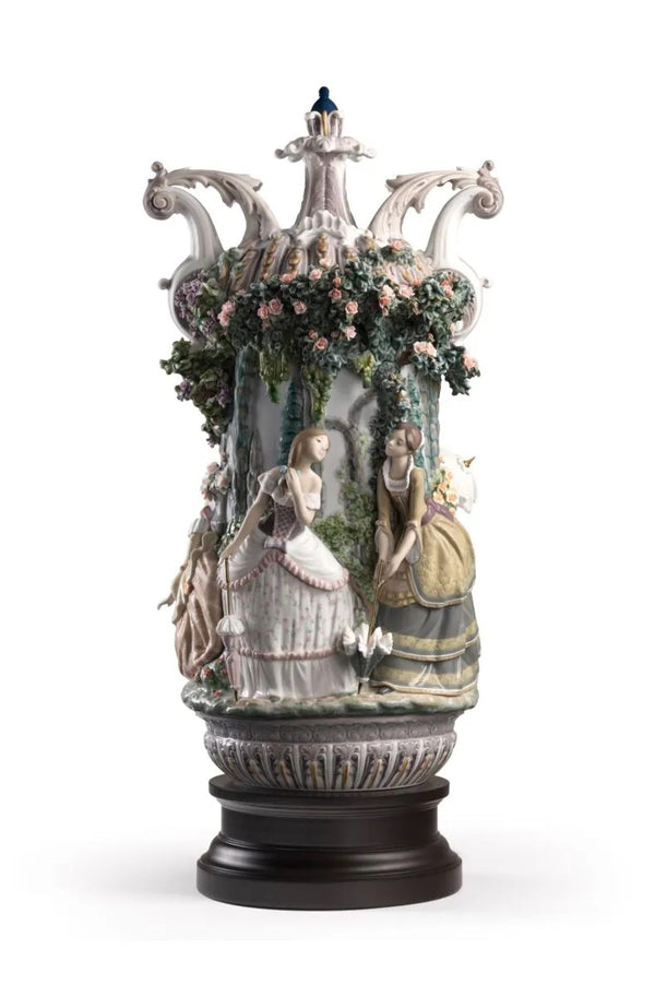 Ladies from Aranjuez Vase