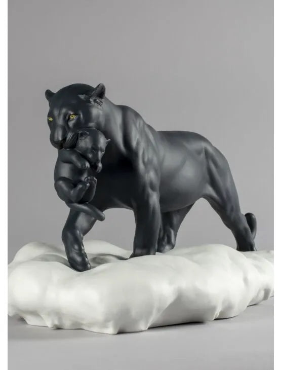 Black Panther with Cub